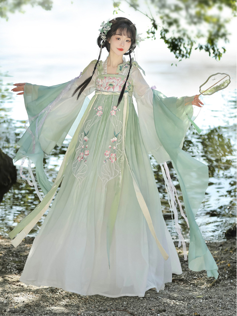 Elegant Green Hanfu Dress Floral Embroidery Tang Dynasty Outfits