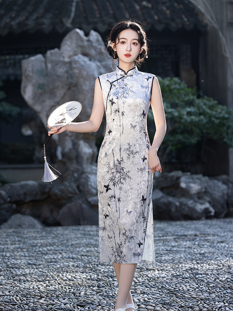 Chinese-style Sleeveless Cheongsam | Bamboo Leaf Butterfly Embroidered Qipao