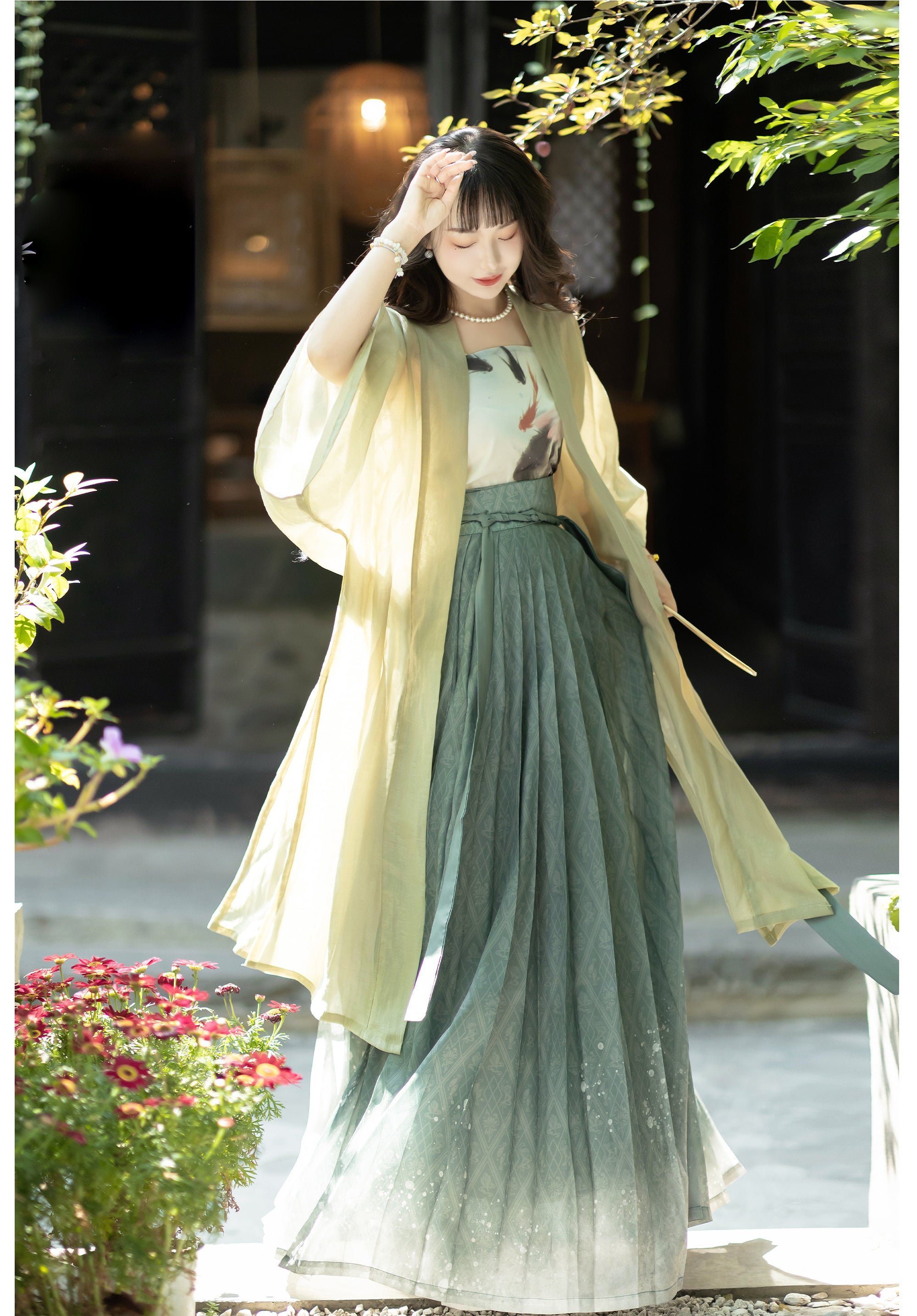 Elegant Green Hanfu Dress with Floral Embroidery for Traditional Occasions