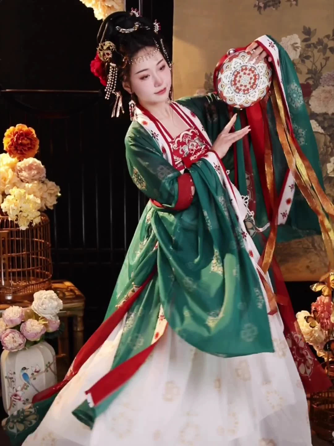 Elegant Tang Dynasty Hanfu Dress – Traditional Floral Embroidered Hanfu for Women