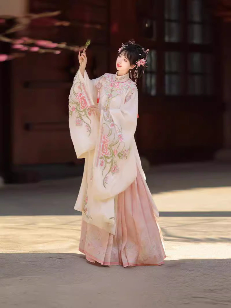 Ming Dynasty Hanfu Dress - Traditional Chinese Outfit for Graduation Ceremony