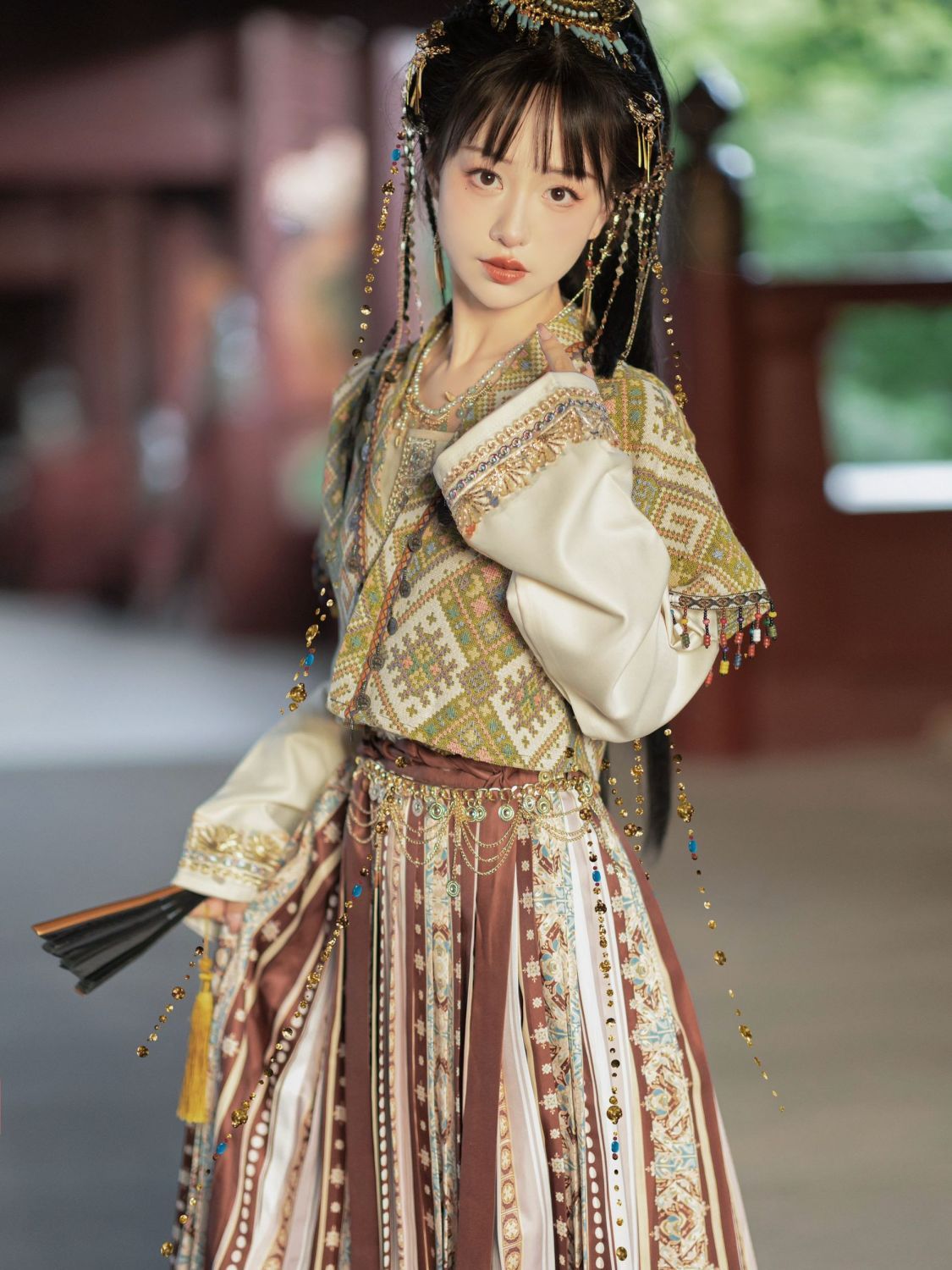 Elegant Traditional Chinese Hanfu with Floral Patterns and Embroidered Sleeves