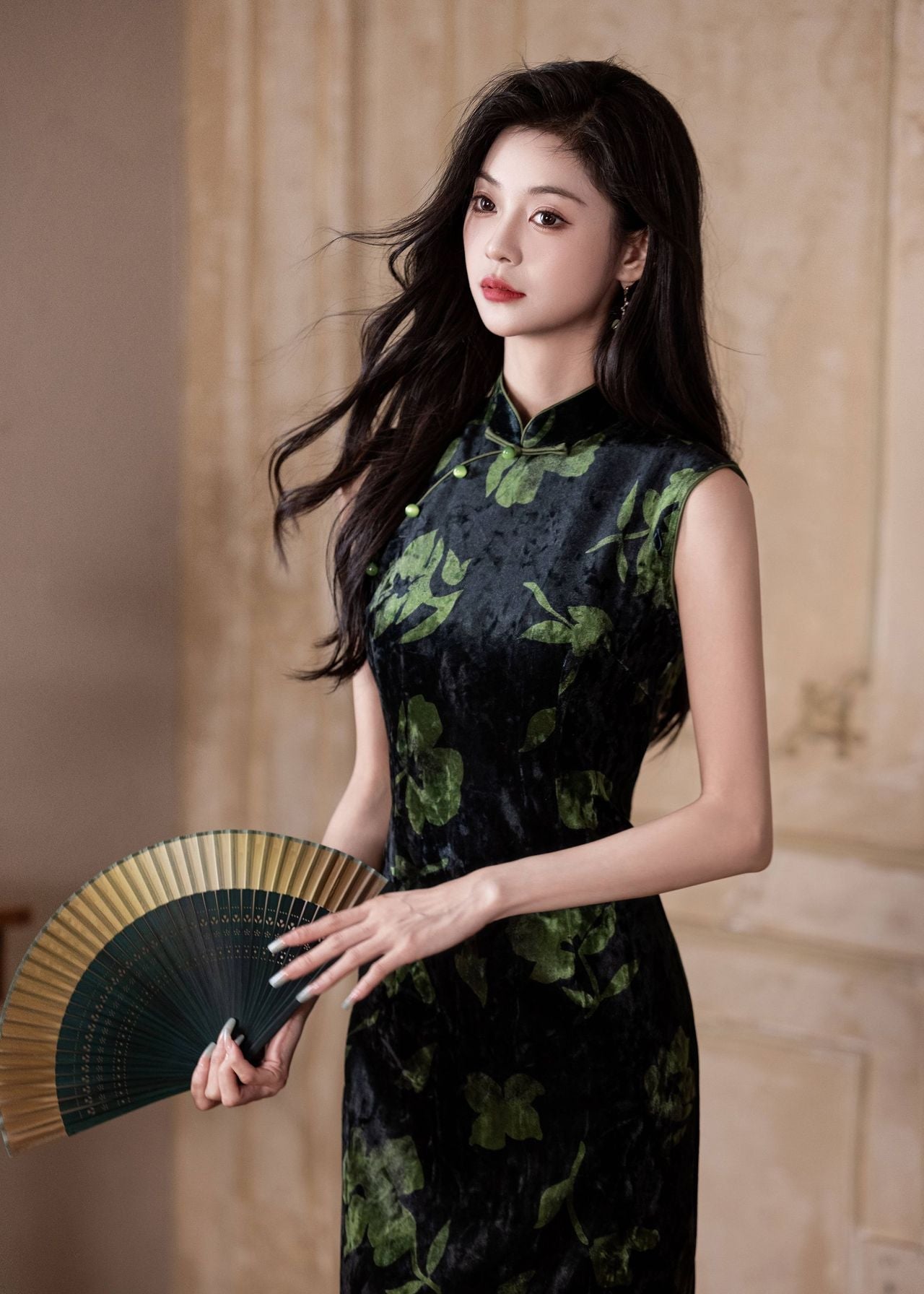 Autumn Velvet Qipao Sleeveless | Modern Mandarin Slim Long Evening Dress