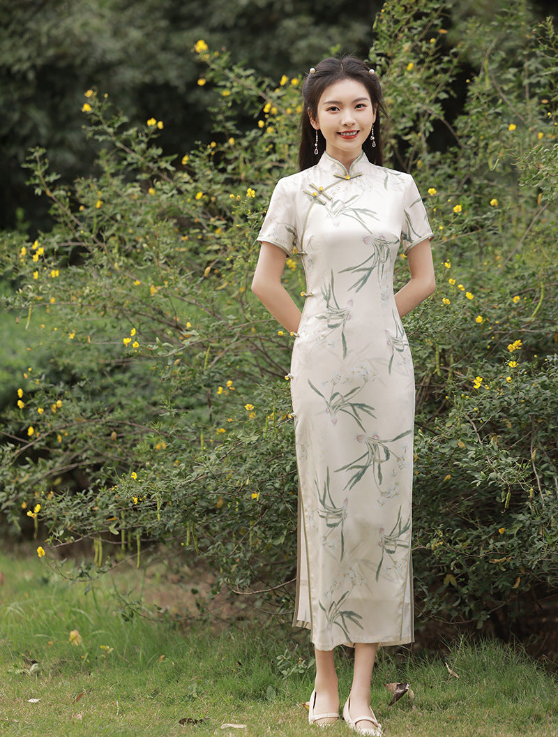Elegant Orchid Print Slim Cheongsam | Mandarin Collar Side Slit, New-Chinese Style