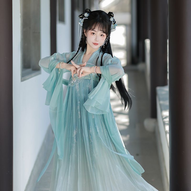 Elegant Gradient Flowing Hanfu Dress – Traditional Chinese Style with Ethereal Design