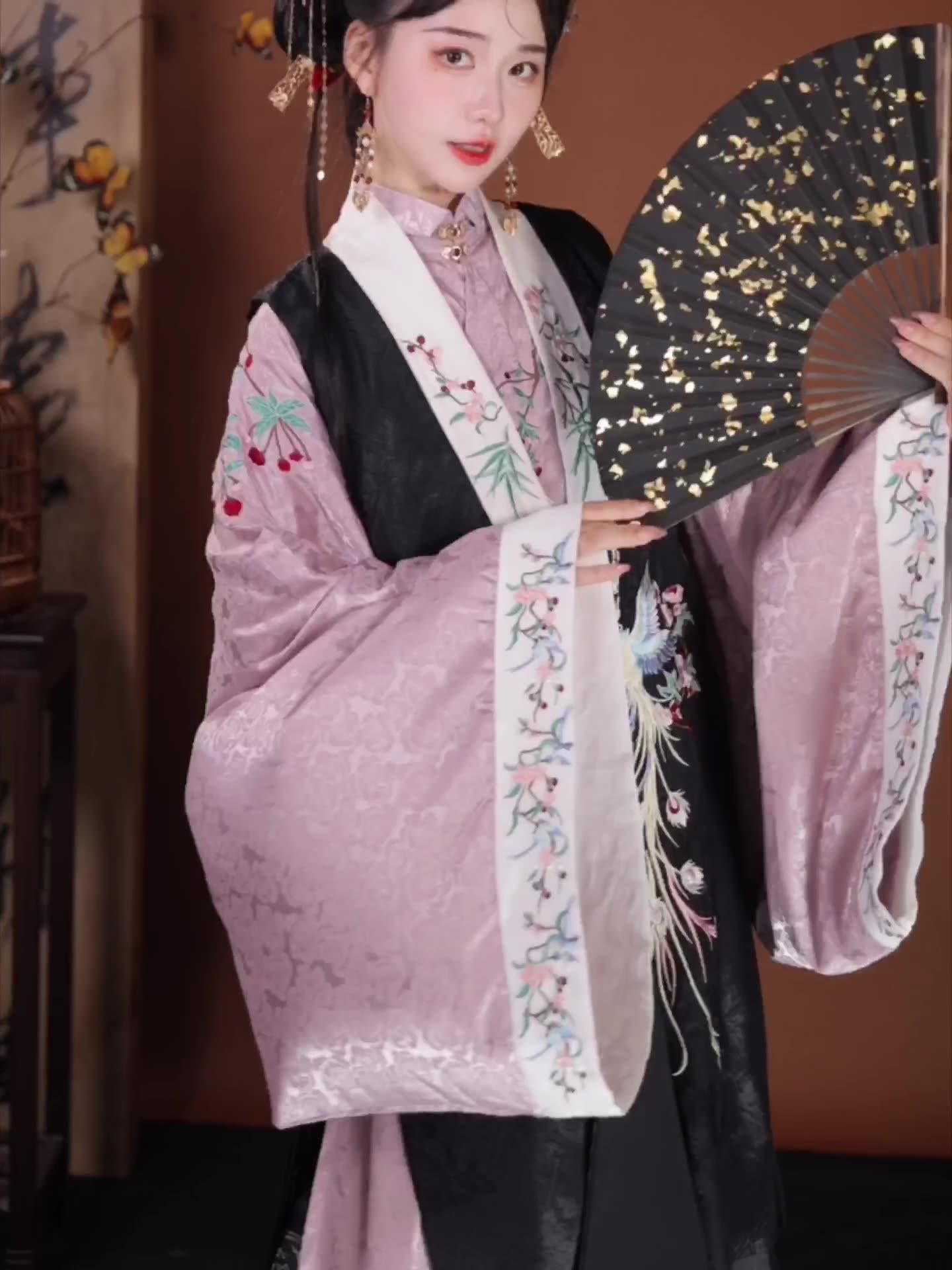 Women's Traditional Chinese Ming Dynasty Hanfu with Embroidery