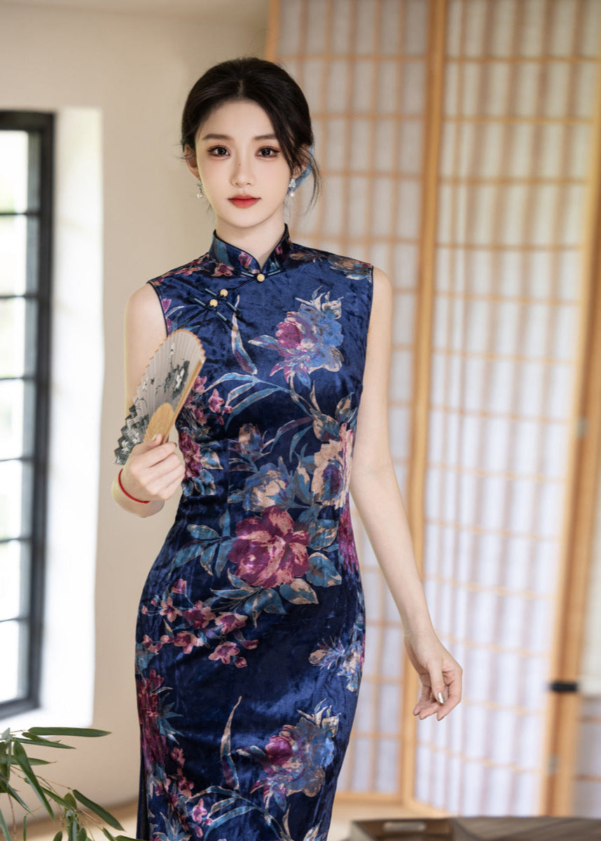 Blue Printed Sleeveless Qipao | Mandarin-Collar Slim Maxi with Side Slit for Banquets & Weddings