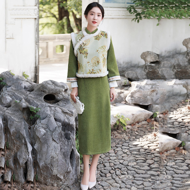 优雅传统汉服——复古中国风花卉刺绣旗袍