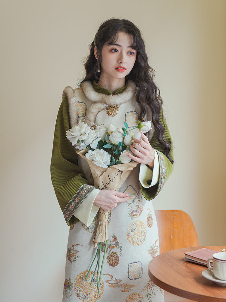 优雅绿色汉服内搭花卉图案背心套装