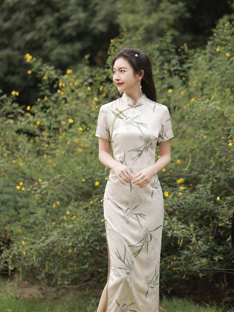 Elegant Orchid Print Slim Cheongsam | Mandarin Collar Side Slit, New-Chinese Style