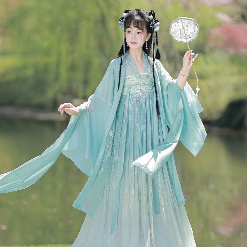 Elegant Gradient Flowing Hanfu Dress – Traditional Chinese Style with Ethereal Design
