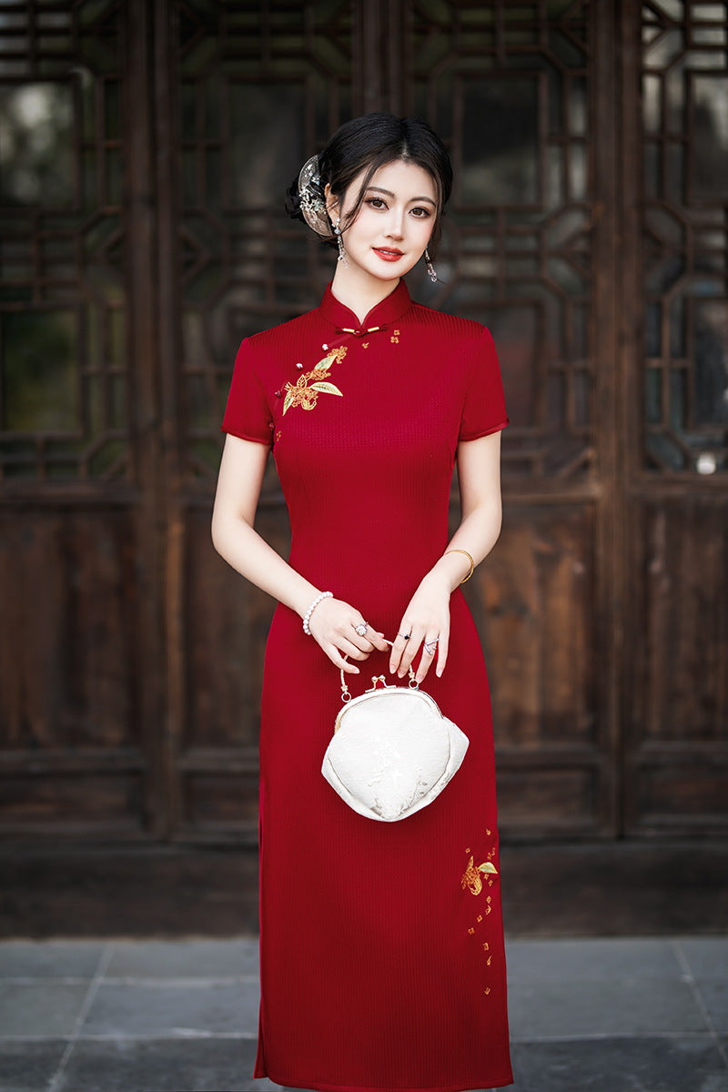 Long Short-Sleeve Embroidered Cheongsam | Slim Mandarin Dress