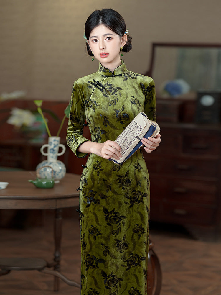Elegant Floral Cheongsam – Traditional Chinese Qipao Dress for Women