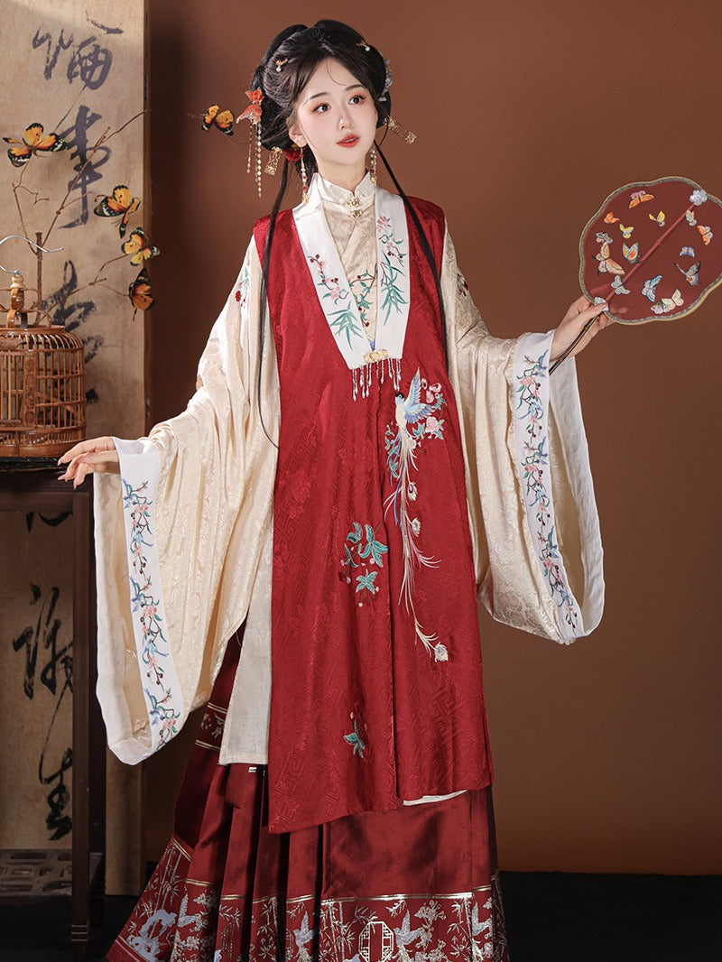 Elegant Embroidered Hanfu Set – Traditional Chinese Dress with Flowing Sleeves