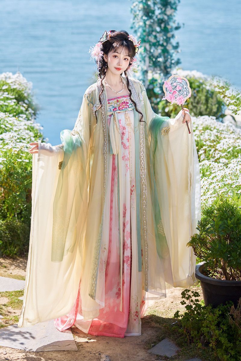 Tang-Style Qi Xiong Ruqun Hanfu | Heavy Embroidery Wide-Sleeve Robe