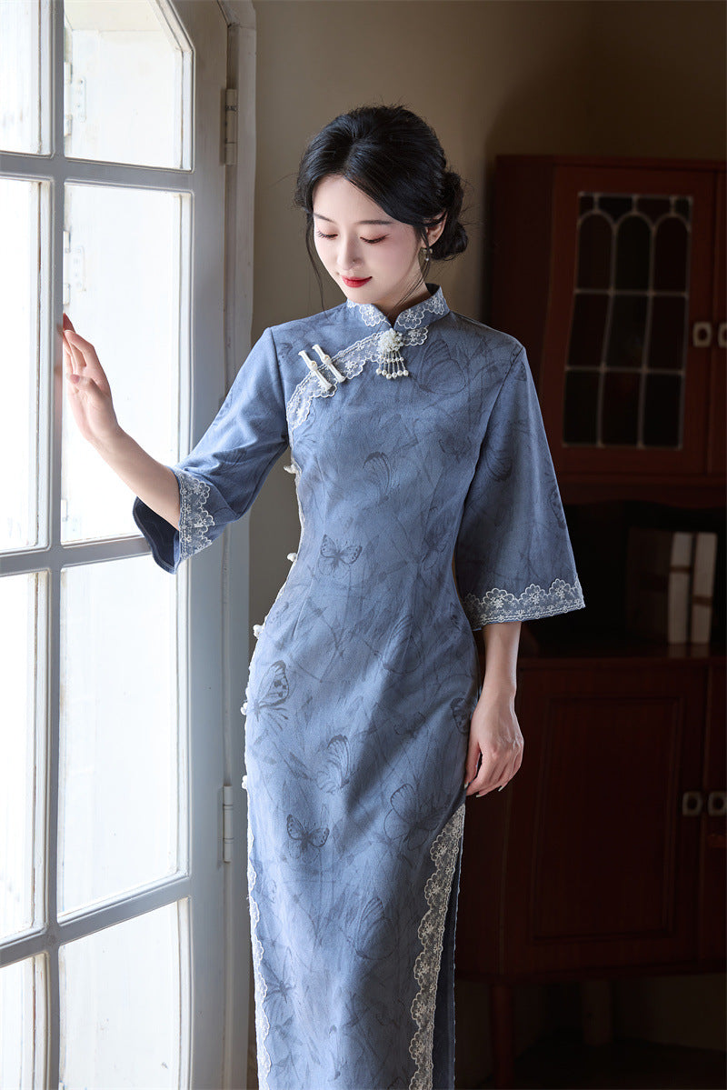 优雅的蓝绿色中式旗袍,复古长款喇叭袖旗袍,适合汉服造型