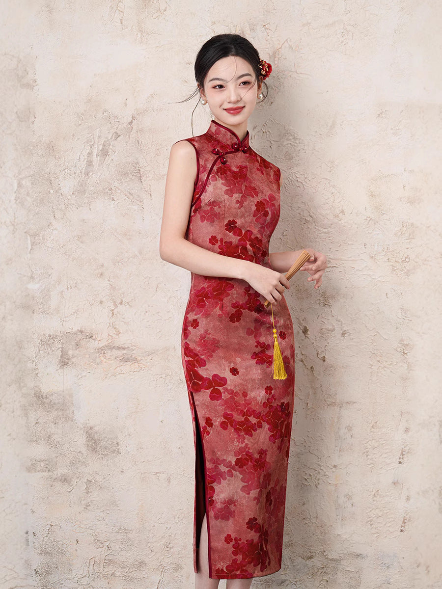Elegant Floral Embroidered Qipao – Traditional Sleeveless Cheongsam Dress