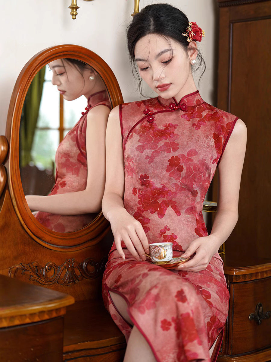 Elegant Floral Embroidered Qipao – Traditional Sleeveless Cheongsam Dress