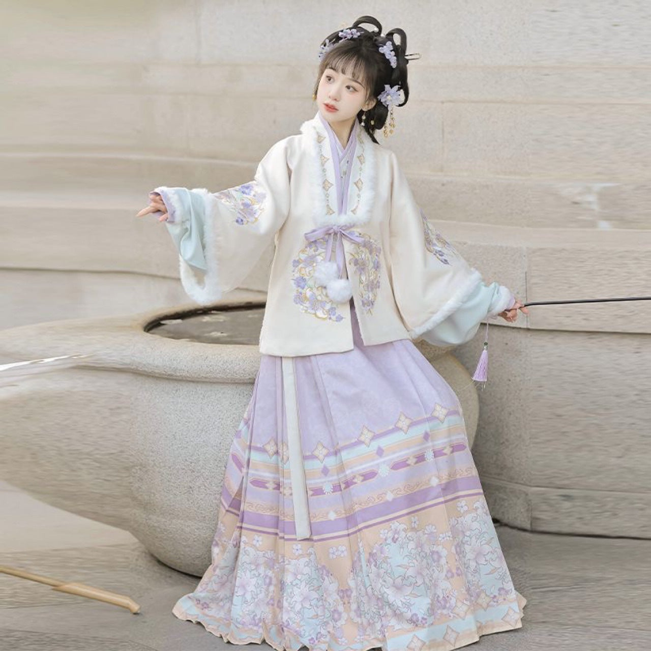 Elegant Embroidered Winter Hanfu Set – Traditional Chinese Clothing for Women