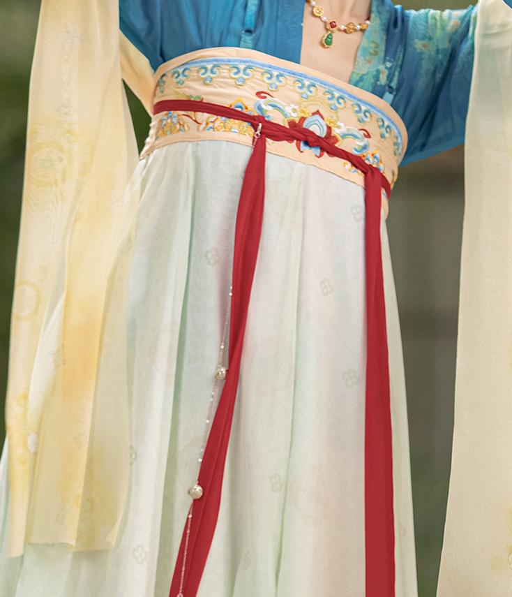Traditional Chinese Hanfu Dress with Flowing Sleeves and Elegant Detailing