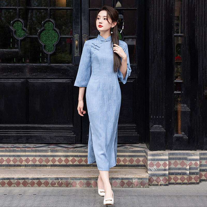 Elegant Traditional Chinese Cheongsam Dress – Floral Embroidered Qipao with 3/4 Sleeves