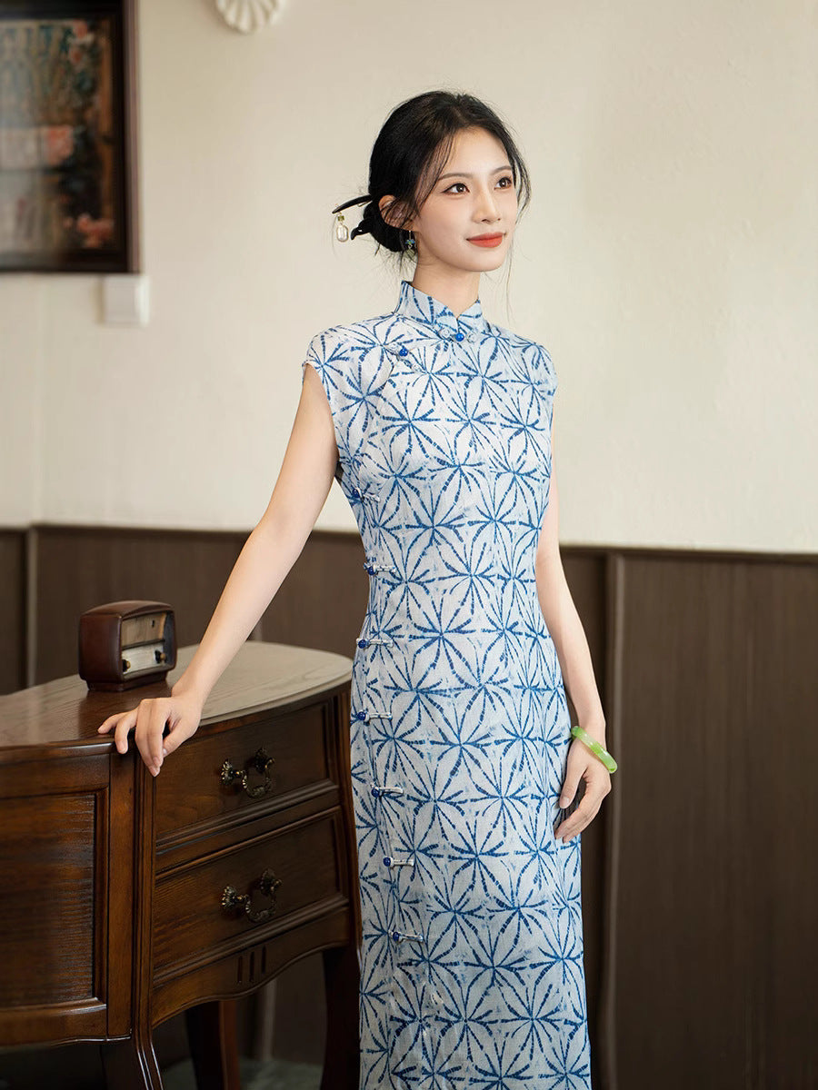 Elegant Blue & White Floral Cheongsam – Traditional Chinese Qipao Dress