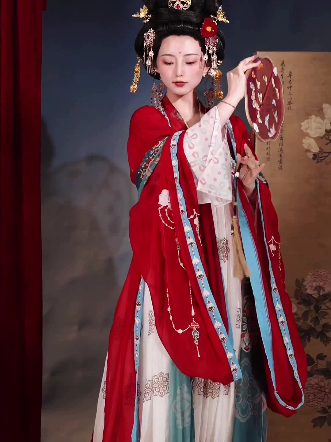 Elegant Embroidered Red Hanfu Dress – Traditional Tang Dynasty Style with Flowing Sleeves