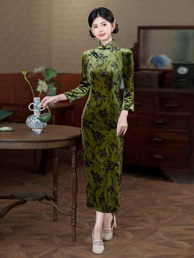 Elegant Floral Cheongsam – Traditional Chinese Qipao Dress for Women