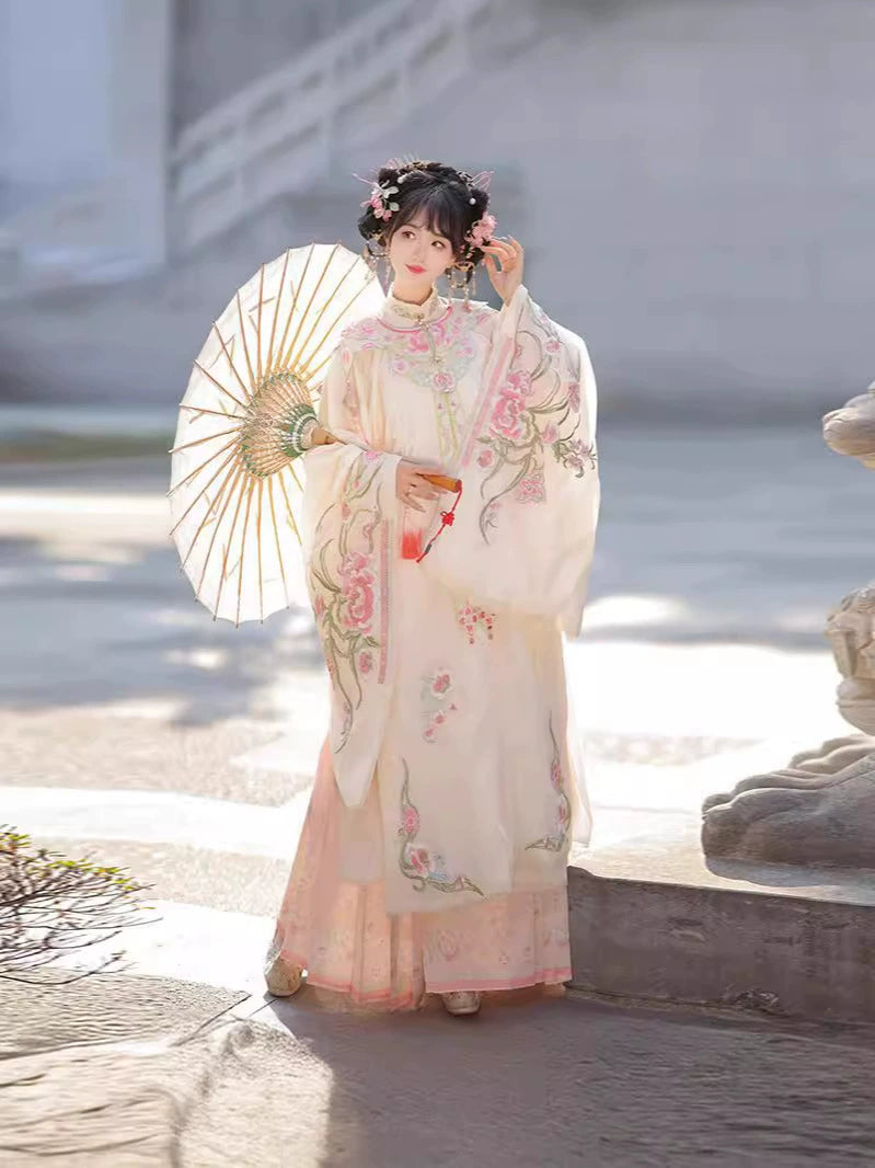 Ming Dynasty Hanfu Dress - Traditional Chinese Outfit for Graduation Ceremony