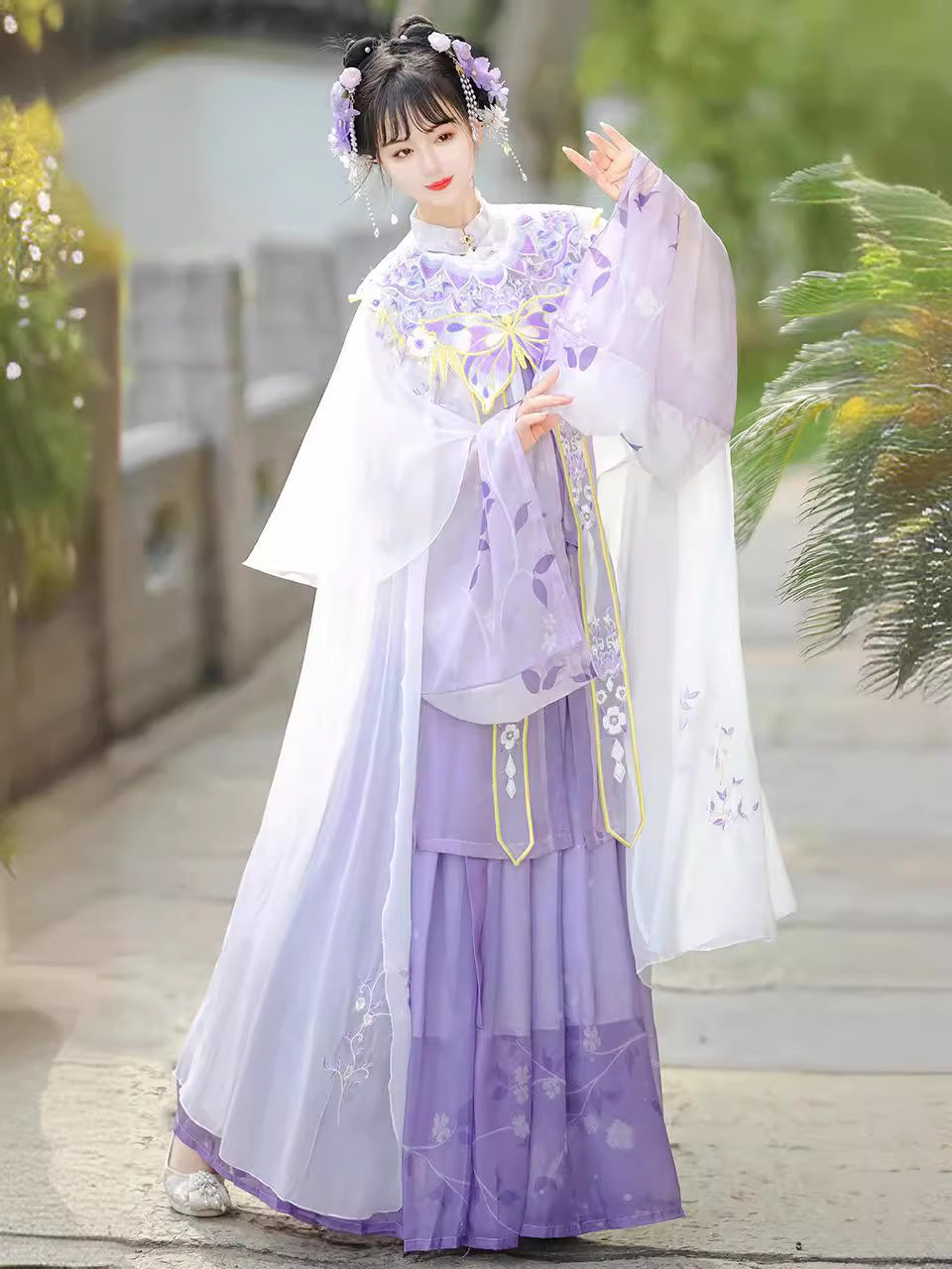 Elegant Butterfly Embroidered Hanfu Dress – Flowing Chiffon Traditional Chinese Outfit