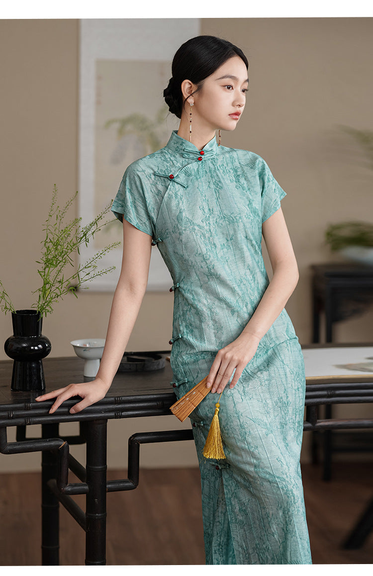 Vintage Elegant Floral Cheongsam – Classic Chinese Qipao Dress