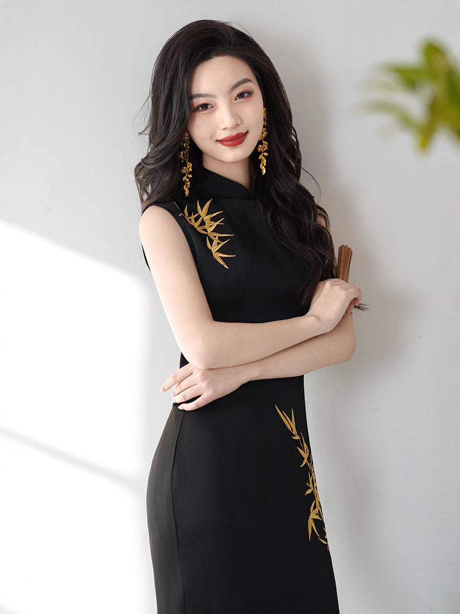 Elegant Black Cheongsam Dress with Golden Bamboo Embroidery – Classic Chinese Qipao