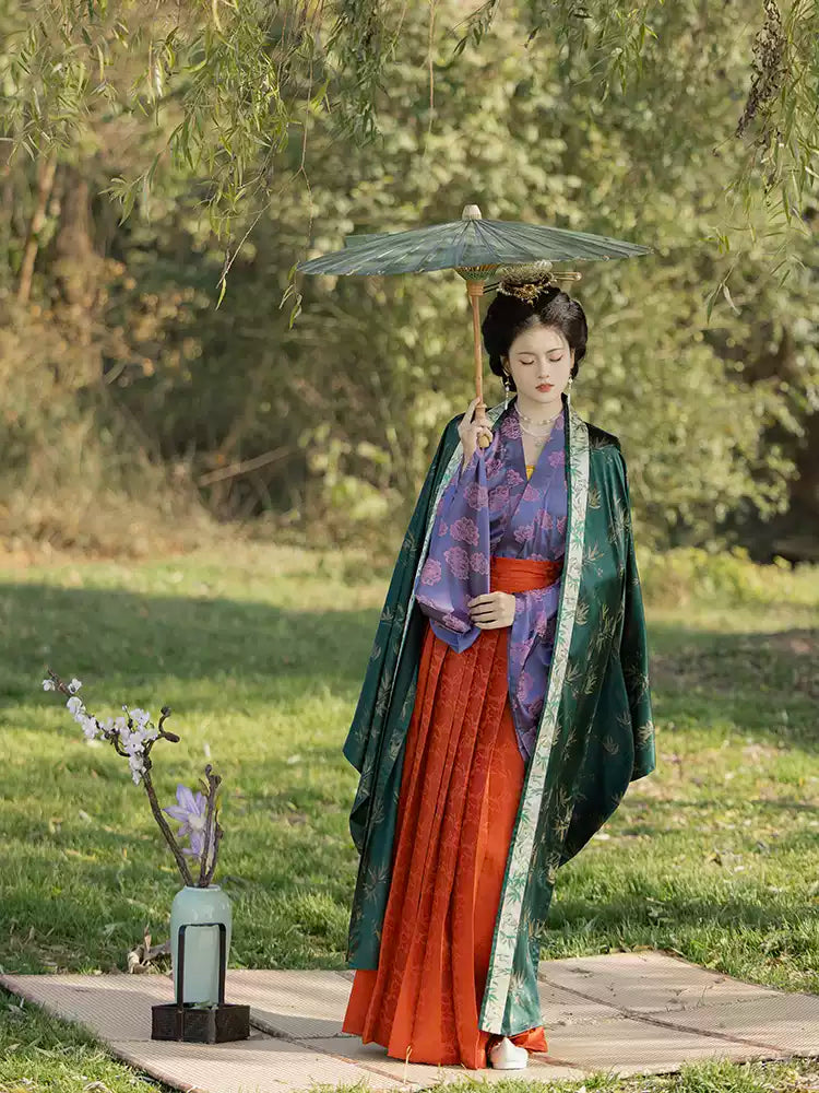 Song Dynasty Hanfu Women's Bamboo Print Long Robe with Pleated Skirt