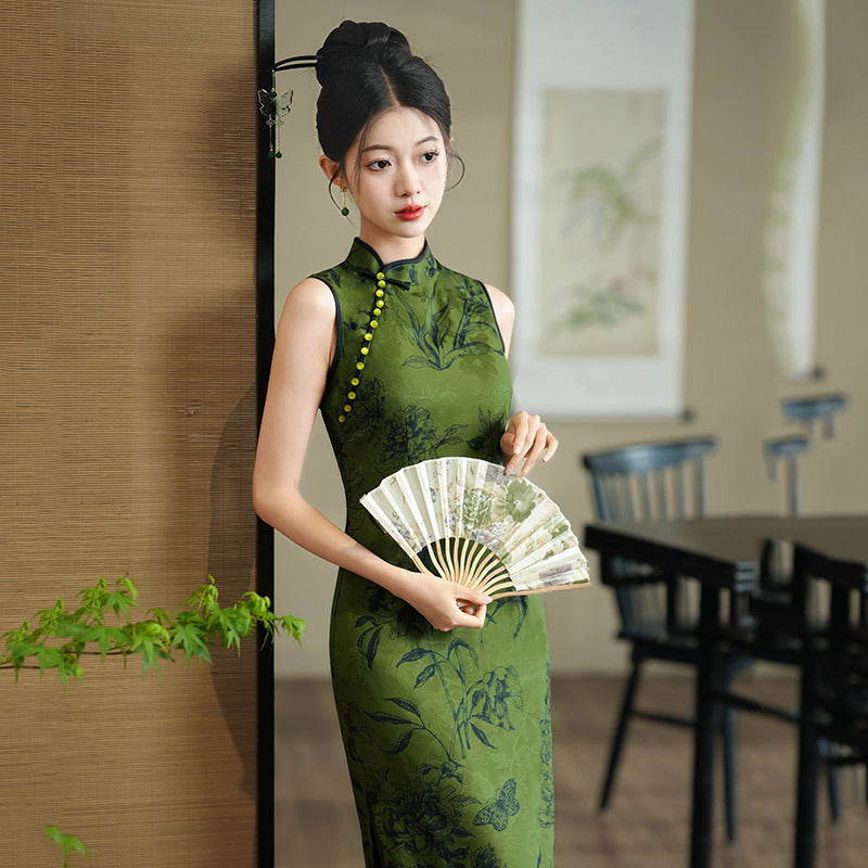Elegant Green Floral Qipao Dress Perfect for Hanfu Styling