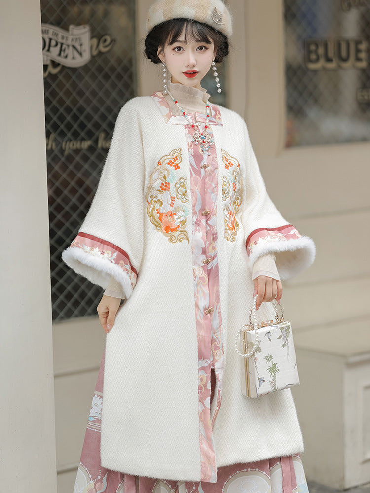 Elegant Embroidered Wool Hanfu Coat – Winter Traditional Outerwear for Women