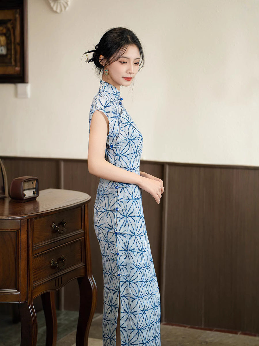 Elegant Blue & White Floral Cheongsam – Traditional Chinese Qipao Dress