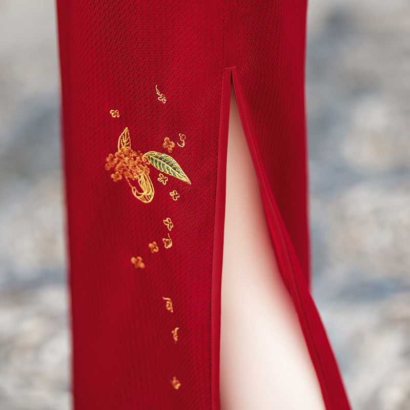 Long Short-Sleeve Embroidered Cheongsam | Slim Mandarin Dress