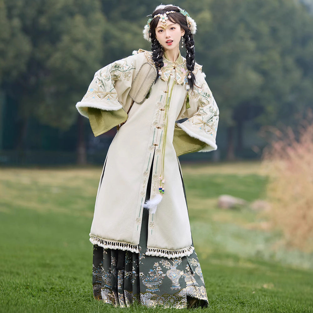 Elegant Ming Dynasty Hanfu- Embroidered Dress for Graduation Ceremony