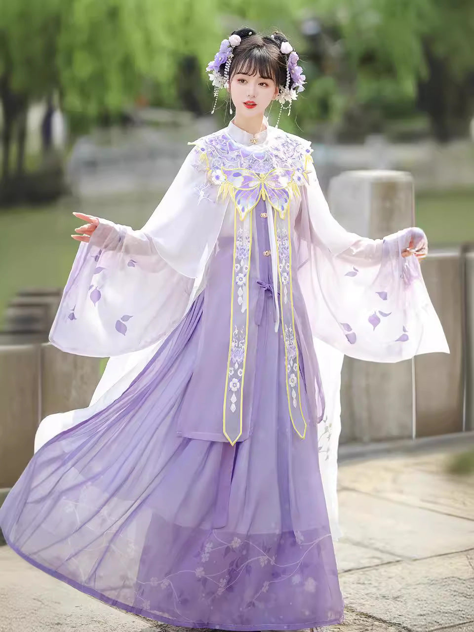Elegant Butterfly Embroidered Hanfu Dress – Flowing Chiffon Traditional Chinese Outfit