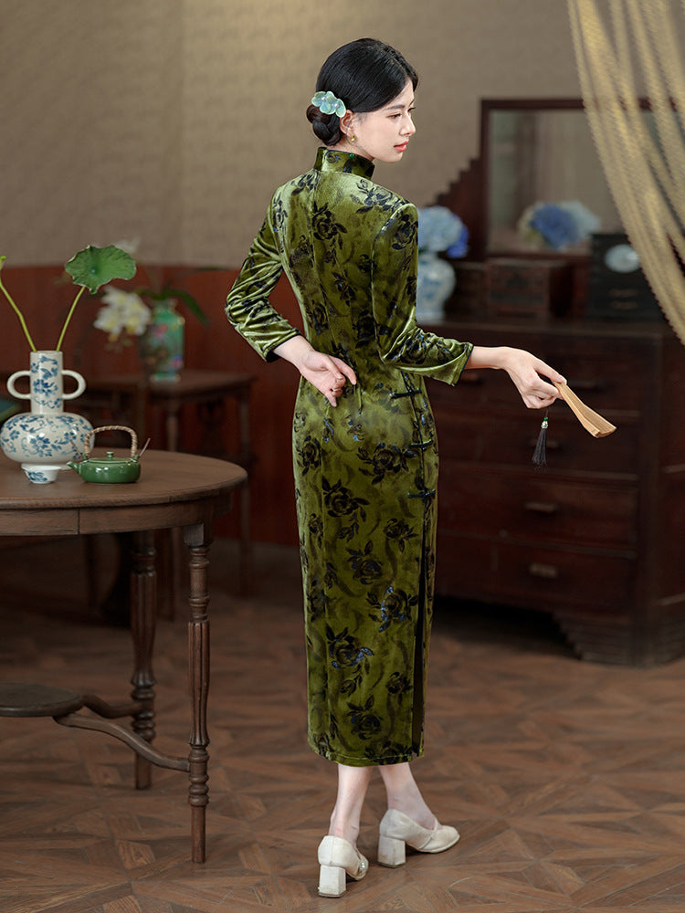 Elegant Floral Cheongsam – Traditional Chinese Qipao Dress for Women