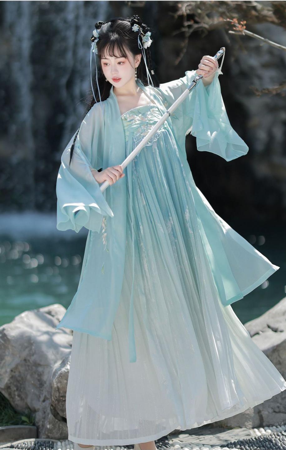 Elegant Gradient Flowing Hanfu Dress – Traditional Chinese Style with Ethereal Design