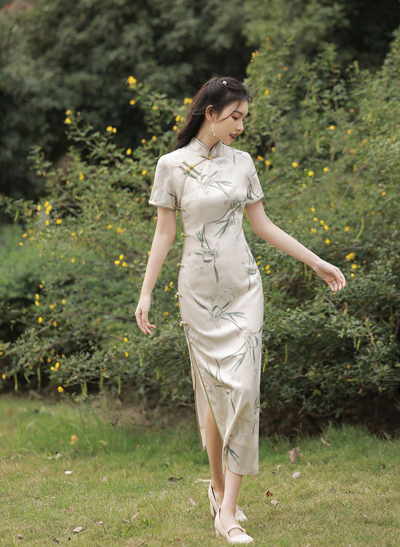Elegant Orchid Print Slim Cheongsam | Mandarin Collar Side Slit, New-Chinese Style