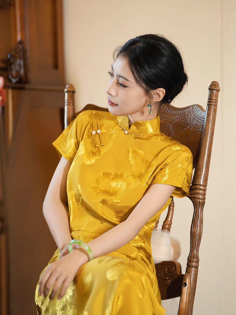 Elegant Gold Floral Embroidered Qipao – Traditional Chinese Cheongsam Dress