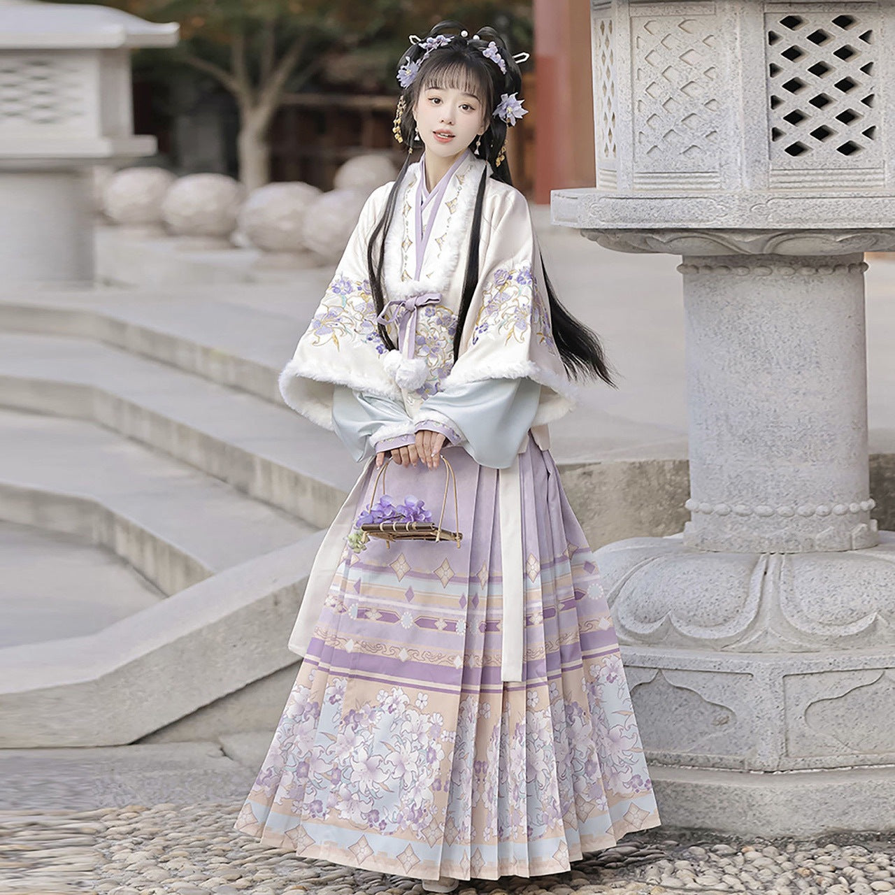 Elegant Embroidered Winter Hanfu Set – Traditional Chinese Clothing for Women