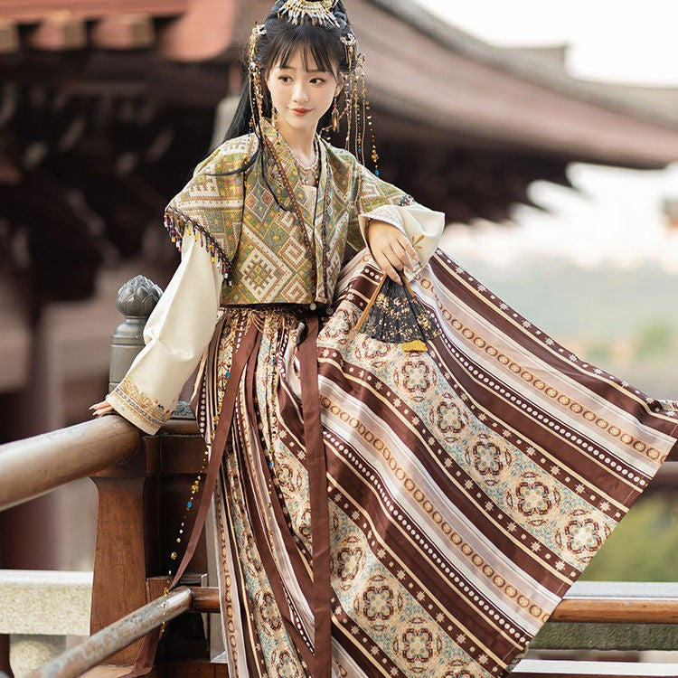Elegant Traditional Chinese Hanfu with Floral Patterns and Embroidered Sleeves