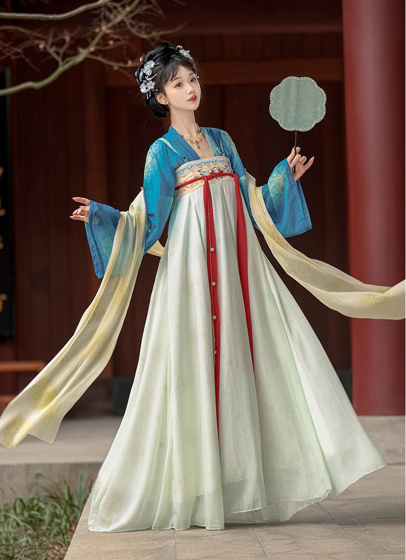 Traditional Chinese Hanfu Dress with Flowing Sleeves and Elegant Detailing