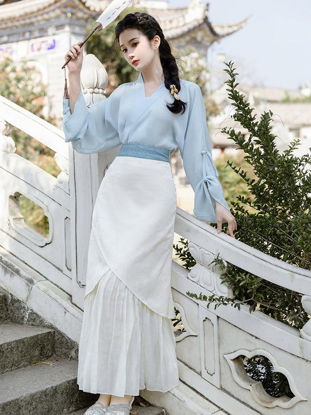 Elegant Hanfu-Inspired Chiffon Blouse & Layered Skirt Set – Traditional Yet Modern Look