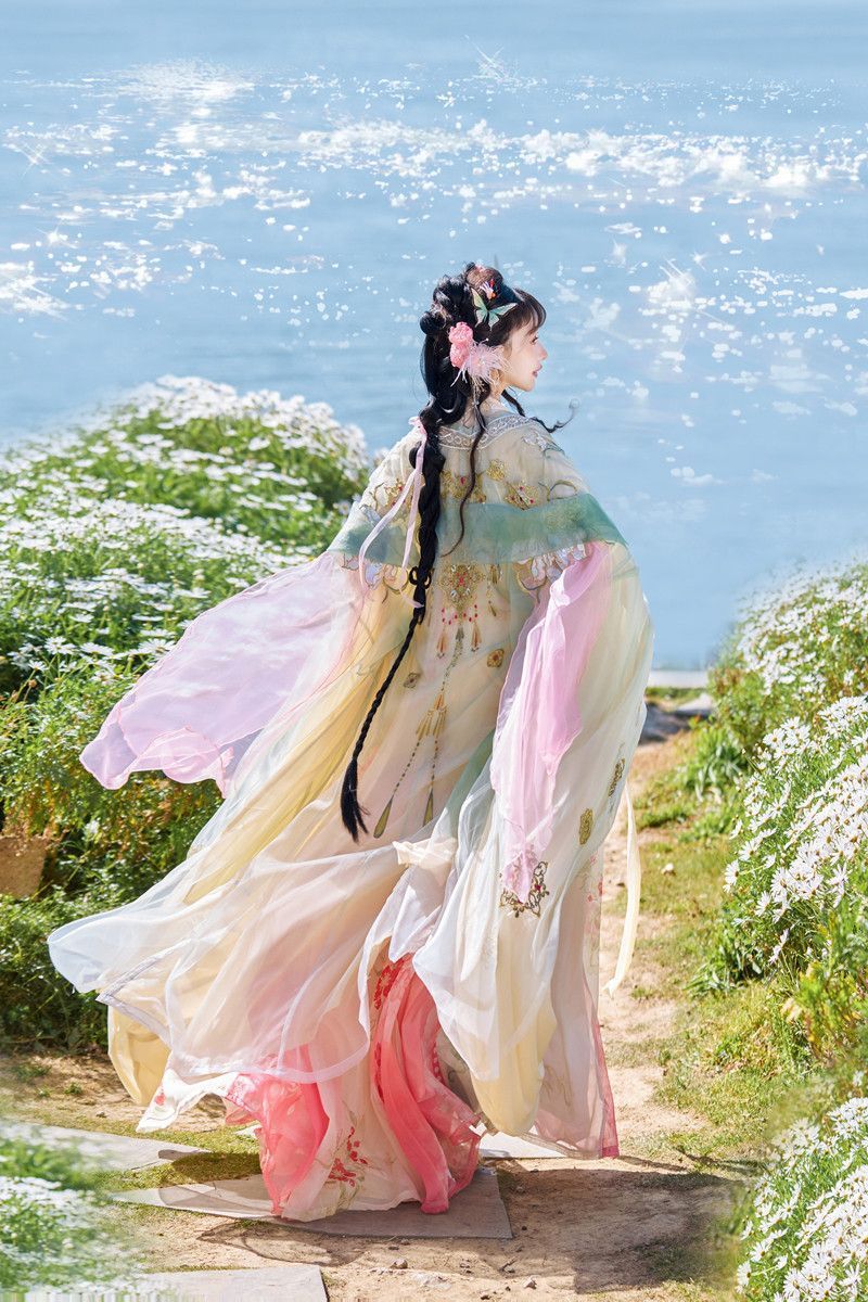 Tang-Style Qi Xiong Ruqun Hanfu | Heavy Embroidery Wide-Sleeve Robe