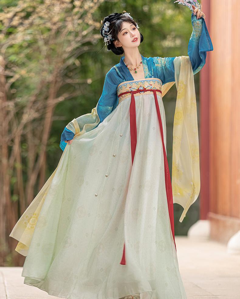 Traditional Chinese Hanfu Dress with Flowing Sleeves and Elegant Detailing