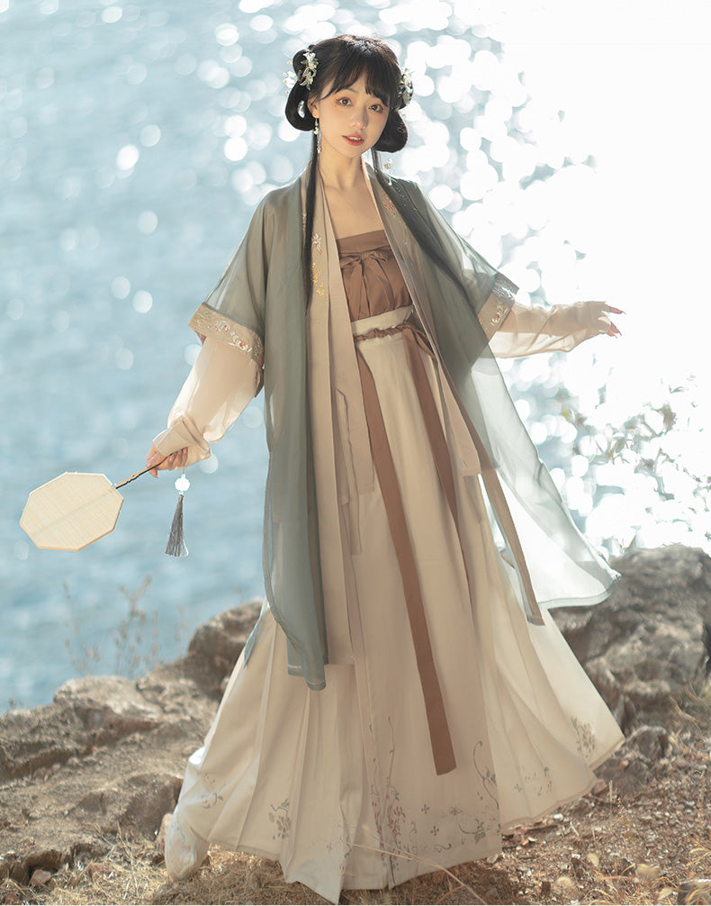 Green and Beige Song Dynasty Hanfu Dress with Floral Embroidery